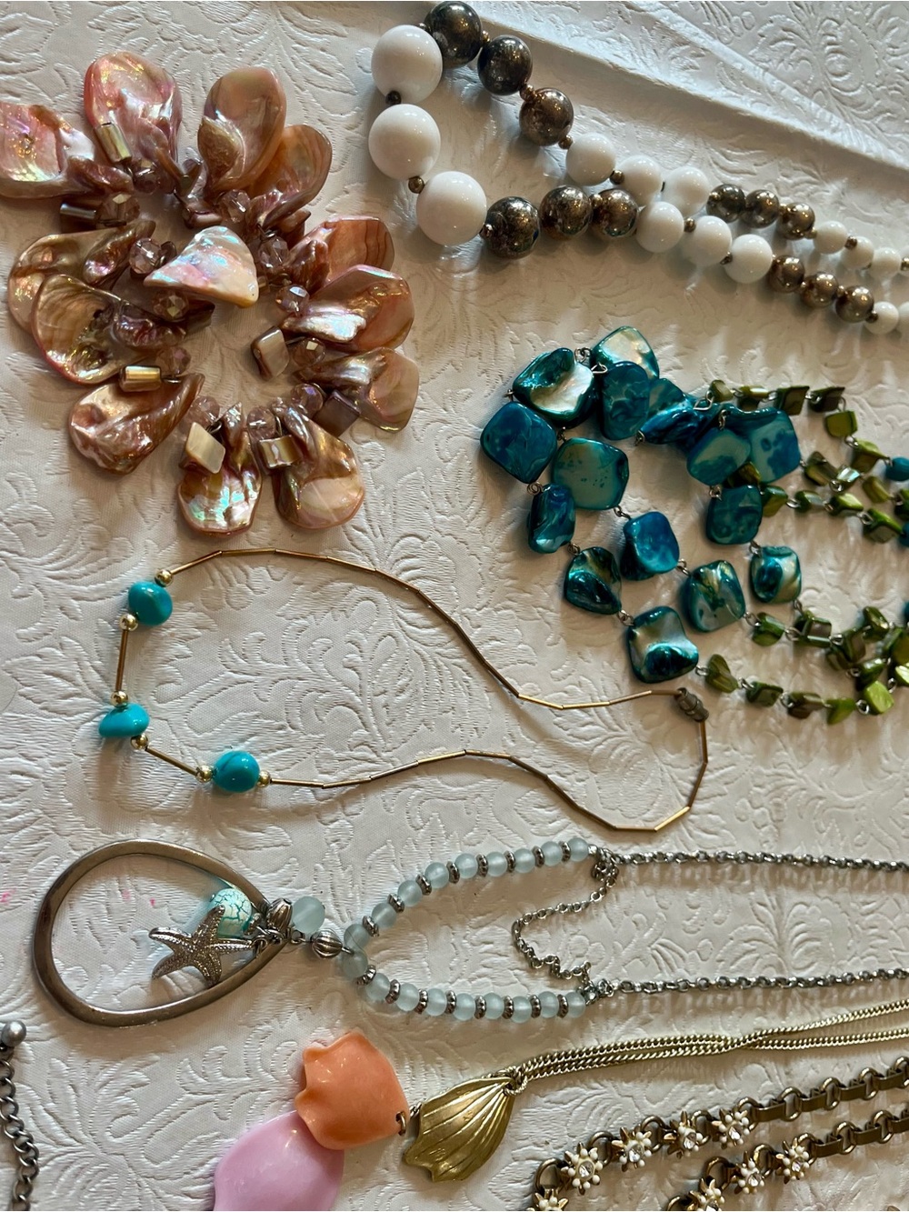 4lbs. Of stylish jewelry pieces, very colorful Free Shipping